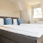 Ferienhaus Reethuis Am Dorfteich George *