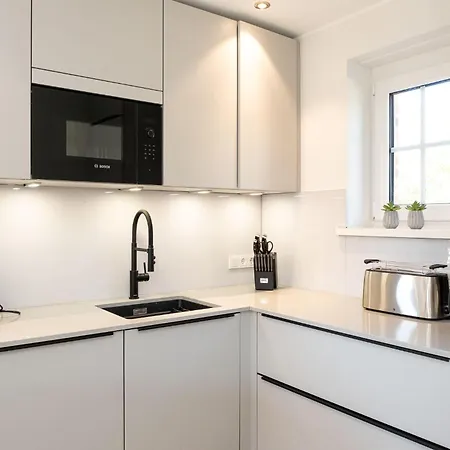 Reethuis-am-dorfteich-ferienhaus-george *